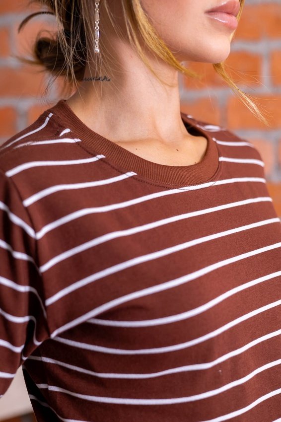 t shirt risca de giz marrom